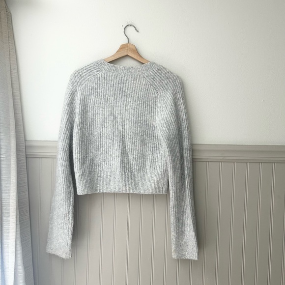 Abercrombie & Fitch Small Light Gray Faux Pearl Buttons Cardigan - Picture 6 of 7